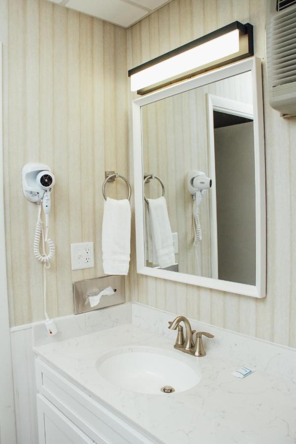 Country Squire Inn And Suites New Holland Екстер'єр фото