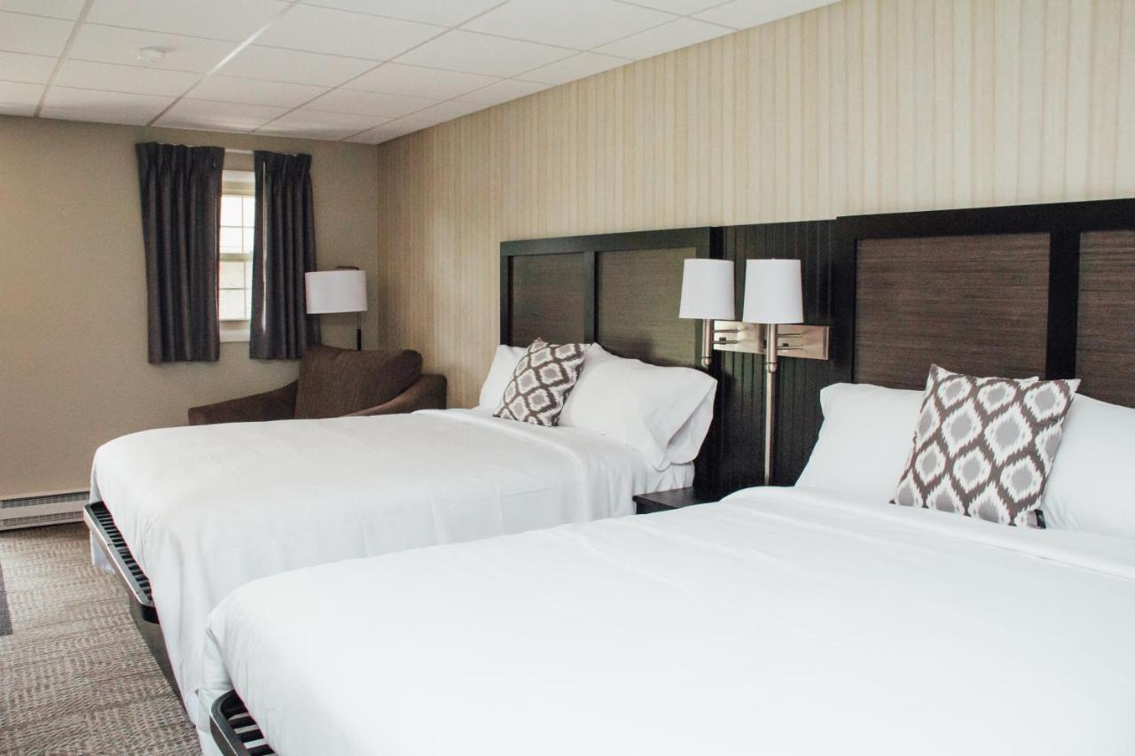 Country Squire Inn And Suites New Holland Екстер'єр фото