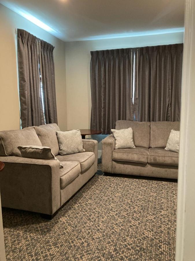 Country Squire Inn And Suites New Holland Екстер'єр фото