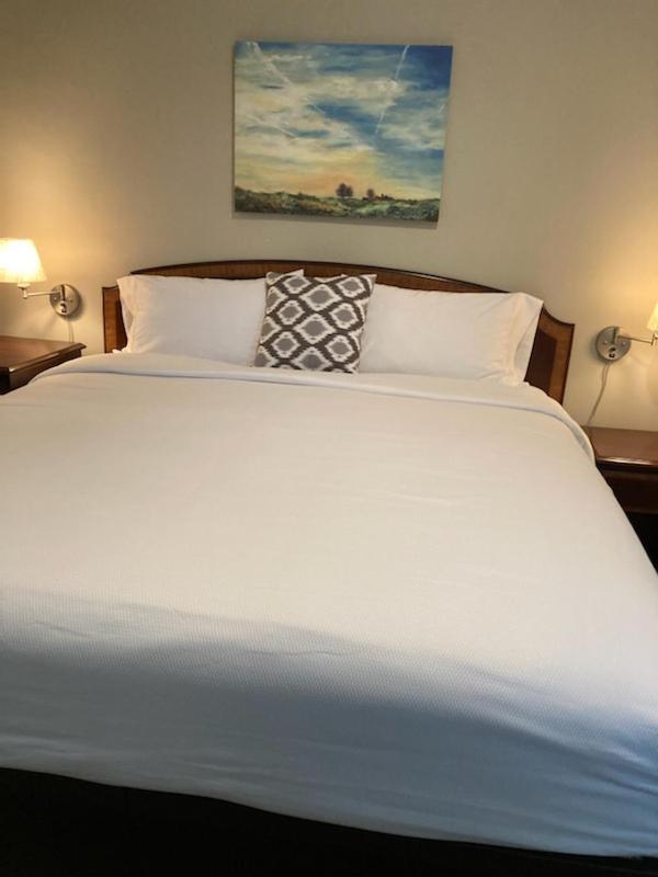 Country Squire Inn And Suites New Holland Екстер'єр фото