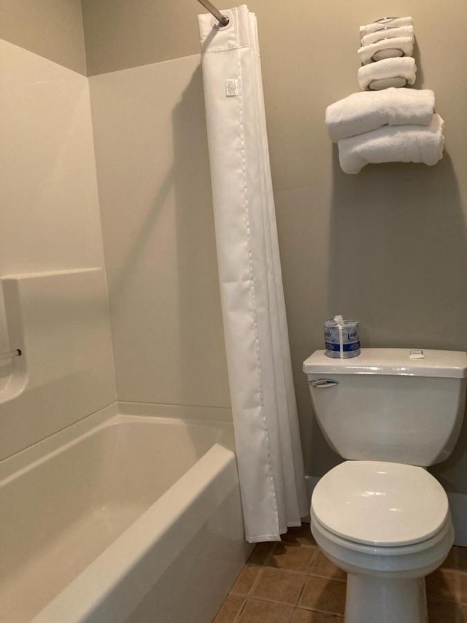 Country Squire Inn And Suites New Holland Екстер'єр фото